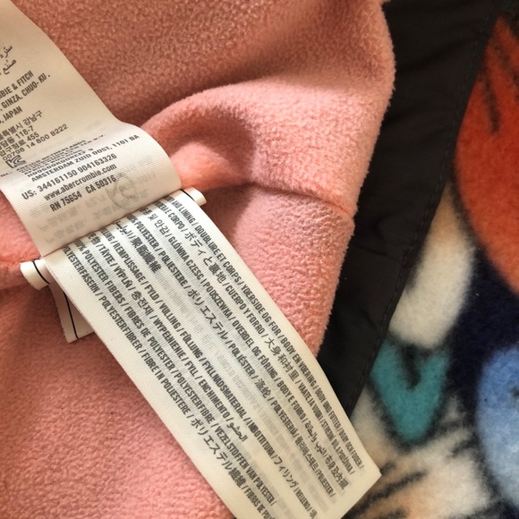 ***SOLD****Hollister All-Weather Jacket - Picture 14 of 14